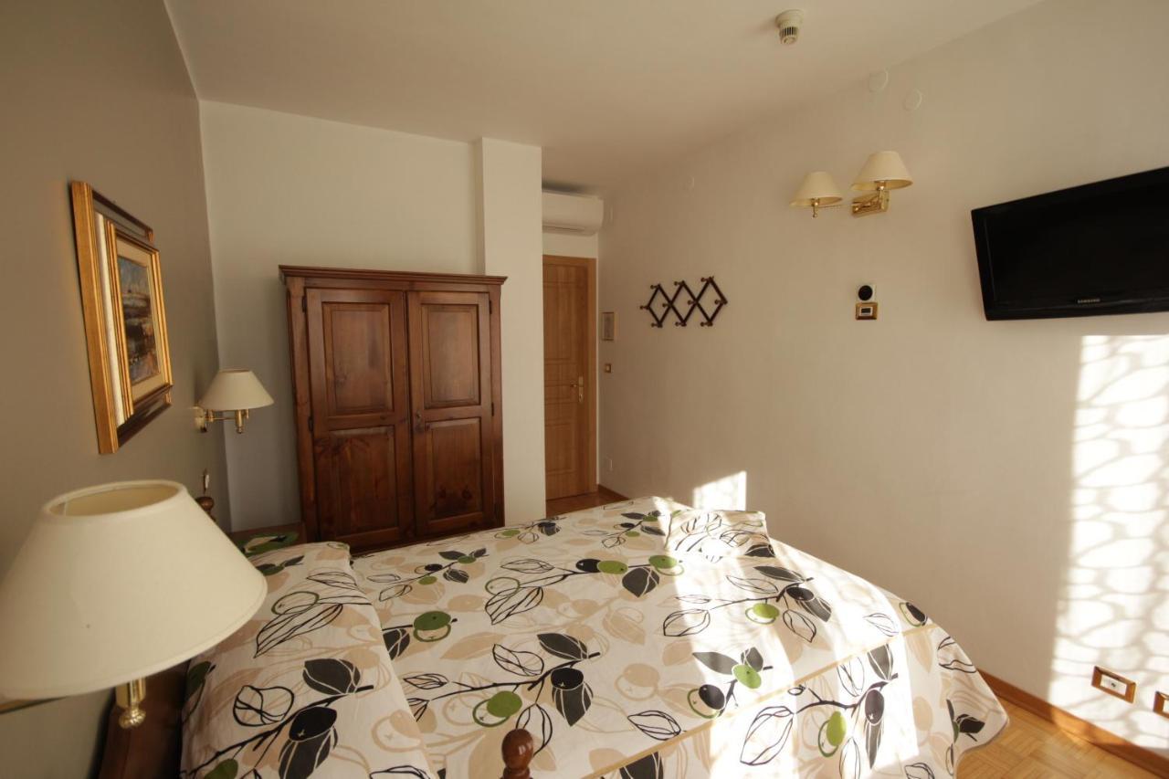 Hotel Ristorante Da Politano Boves Екстериор снимка